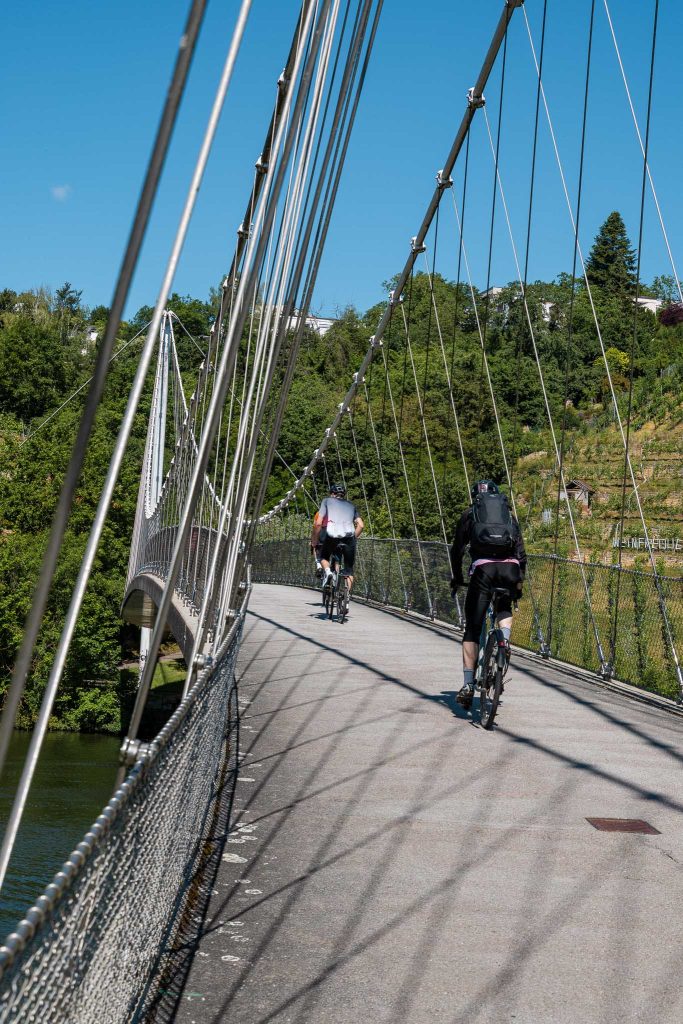Een van de vele bruggen die de Neckar overspant