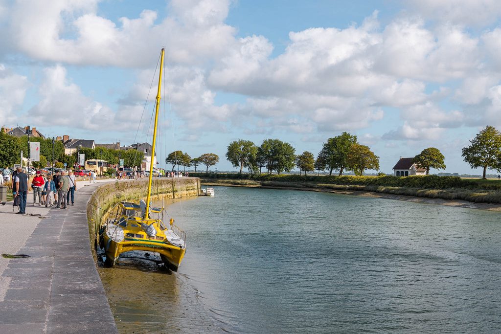 Catamaran in de baai van Somme